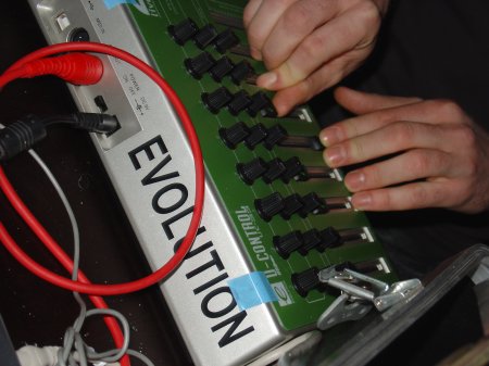 Powered by Evolution midi-controller