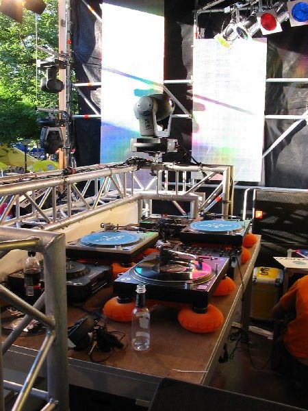 Dj booth van de Lipton ice area